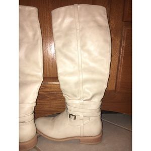 CHARLOTTE RUSSE - Light Beige Riding Boots